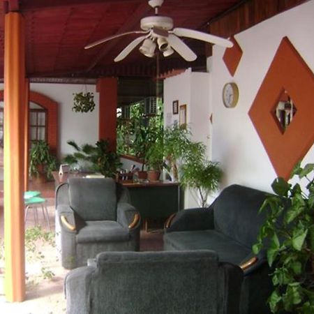 Hotel Jackie'S House Пунтаренас Екстериор снимка