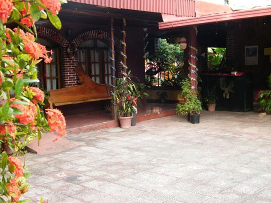 Hotel Jackie'S House Пунтаренас Екстериор снимка