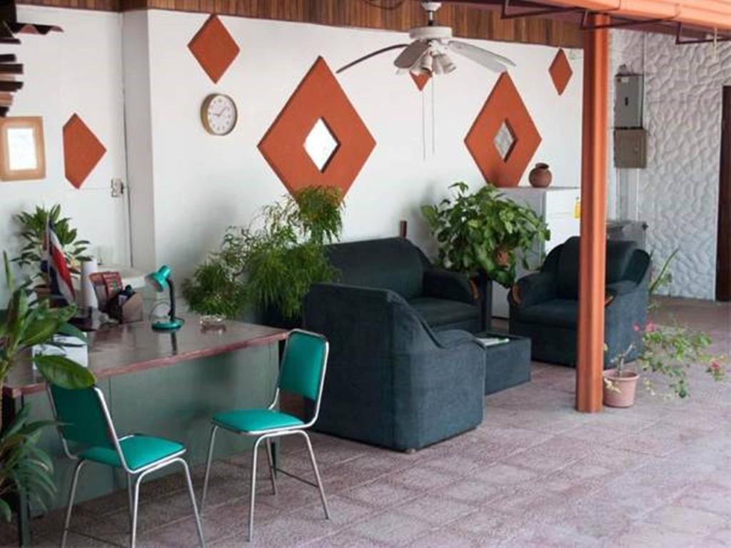 Hotel Jackie'S House Пунтаренас Екстериор снимка